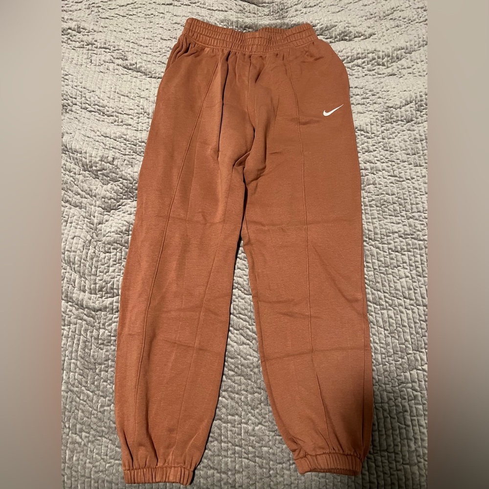 Nike women’s sweatpants/ joggers